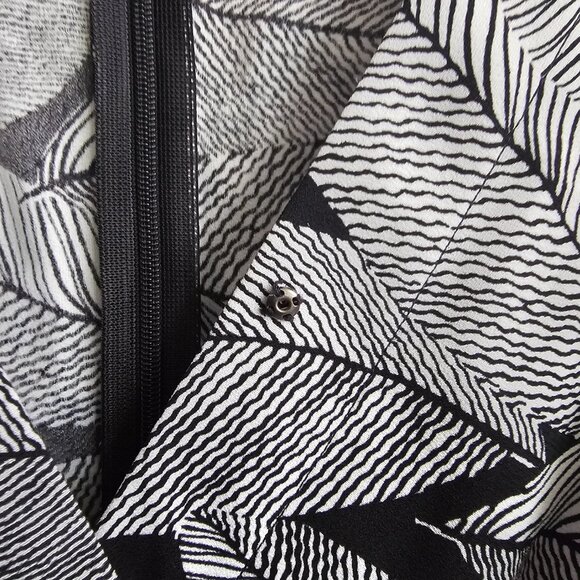 Loft Women’s Fern Wrap Romper Black White Botanical Print Pockets - Picture 5 of 5